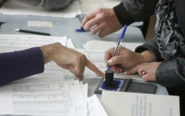 Alegeri parlamentare 2012: Televizoarele şi radiourile, interzise în secţiile de votare